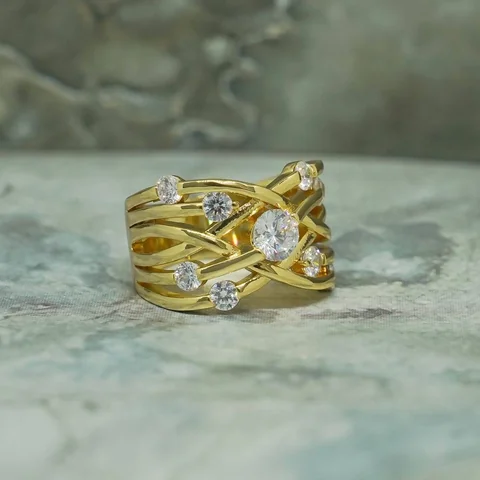 Uzuk Sariq tilla yugurtirilgan 18 karat Bijuteriya Fianit
