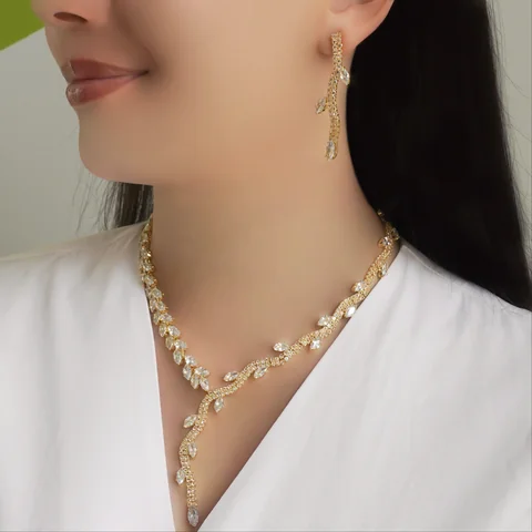 Набор бижутерия с кристаллом, позолота 18K желтого цвета