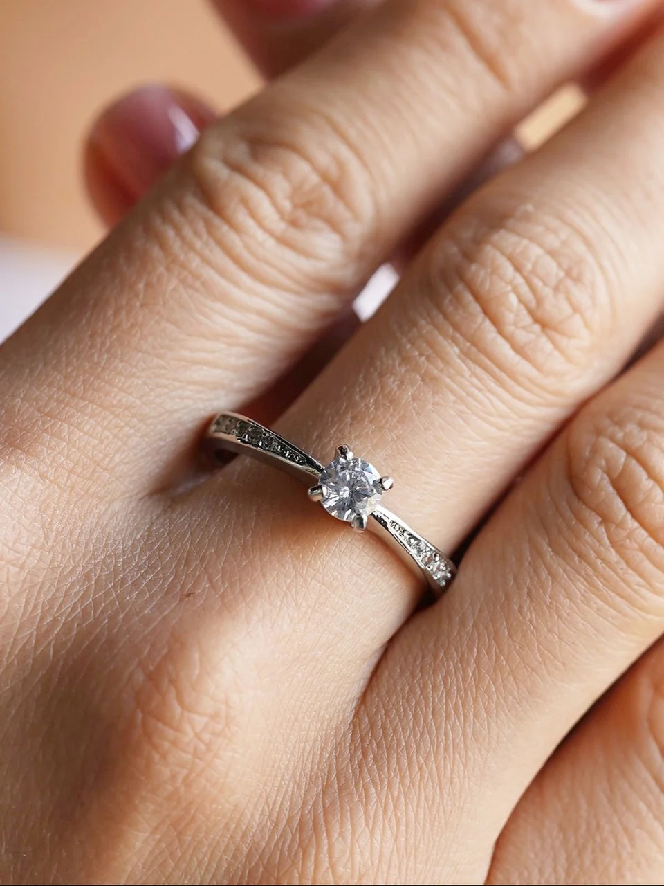 Кольцо бижутерия с фианитом, покрытие белым золотом 18K, фото 2