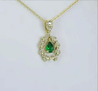 Marjon bijuteriya 750 proba, sariq tilla yugurtirilgan, Fianit, rasm 2