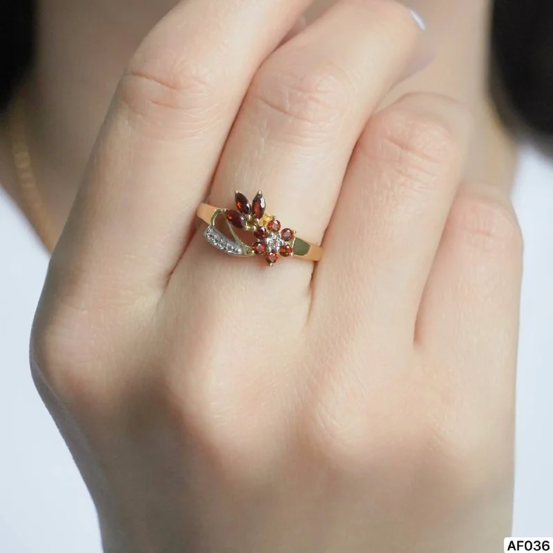 Uzuk Kumush 925 Granat Oq Topaz (tilla yugurtirilgan), rasm 3