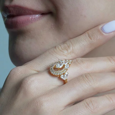 Komplekt Oq tilla yugurtirilgan 18 karat Bijuteriya Fianit